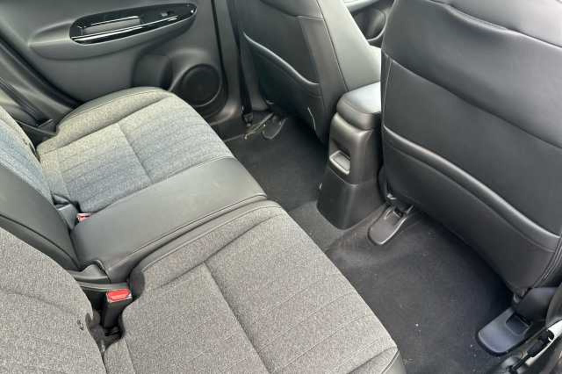 Honda Jazz Hybrid 1.5 i-MMD Hybrid SR 5dr eCVT 